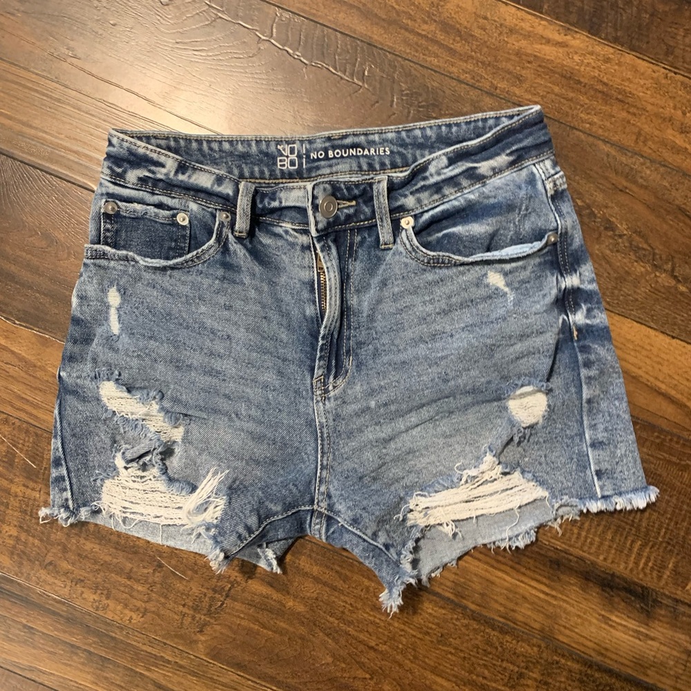 No Boundaries women’s jean shorts